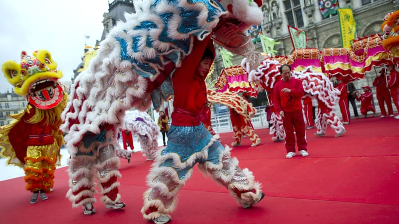 Deux défilés traditionnels auront lieu à Paris pour fêter l'année du coq.