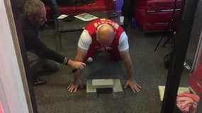 Vincent Moscato veut casser une brique avec sa tête