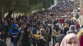 Des étudiants algériens défilent dans les rues de la capitale, le 26 février 2019, contre un 5e mandat d'Abdelaziz Bouteflika. 