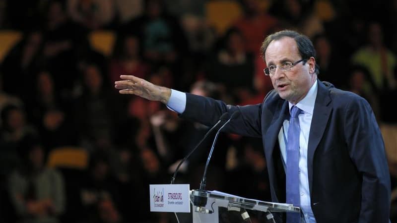 François Hollande lors du congrès des jeunes socialistes, samedi. Le candidat du PS à la présidentielle s'est exprimé mercredi devant les élus socialistes des collectivités territoriales, où ils sont majoritaires, pour leur demander d'être ses relais de t