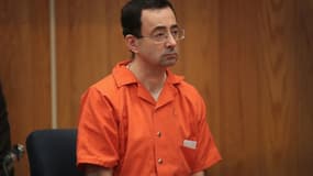 L'ex-entraîneur gymnaste Larry Nassar auteur de plus de 250 abus sexuels est jugé devant le tribunal du comté d'Eaton dans l'état de Charlotte, le 5 février 2018
