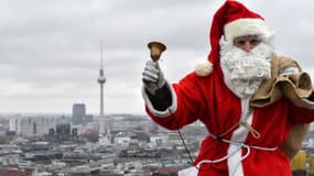 Il semblerait que le Père Noël ait pris un peu d'avance cette année. Ici, le 17 décembre 2017 à Berlin 