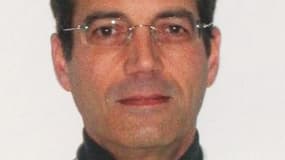 Xavier Dupont de Ligonnès, principal suspect du quintuple meurtre de sa femme et de ses enfants, demeure introuvable.