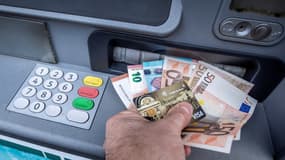 Un retrait bancaire