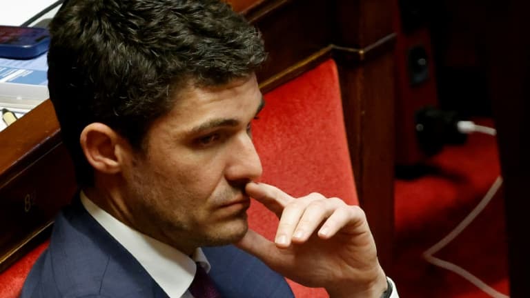 Le dépuré LR Aurélien Pradié le 14 février 2023 à l'Assemblée nationale à Paris