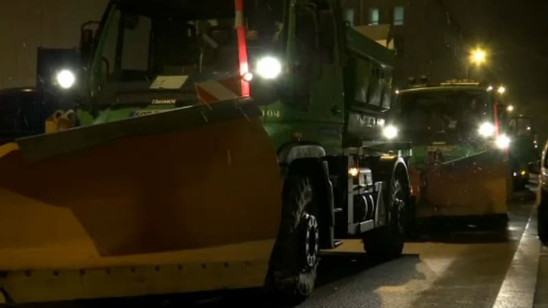 Une saleuse à Paris le 6 février 2017