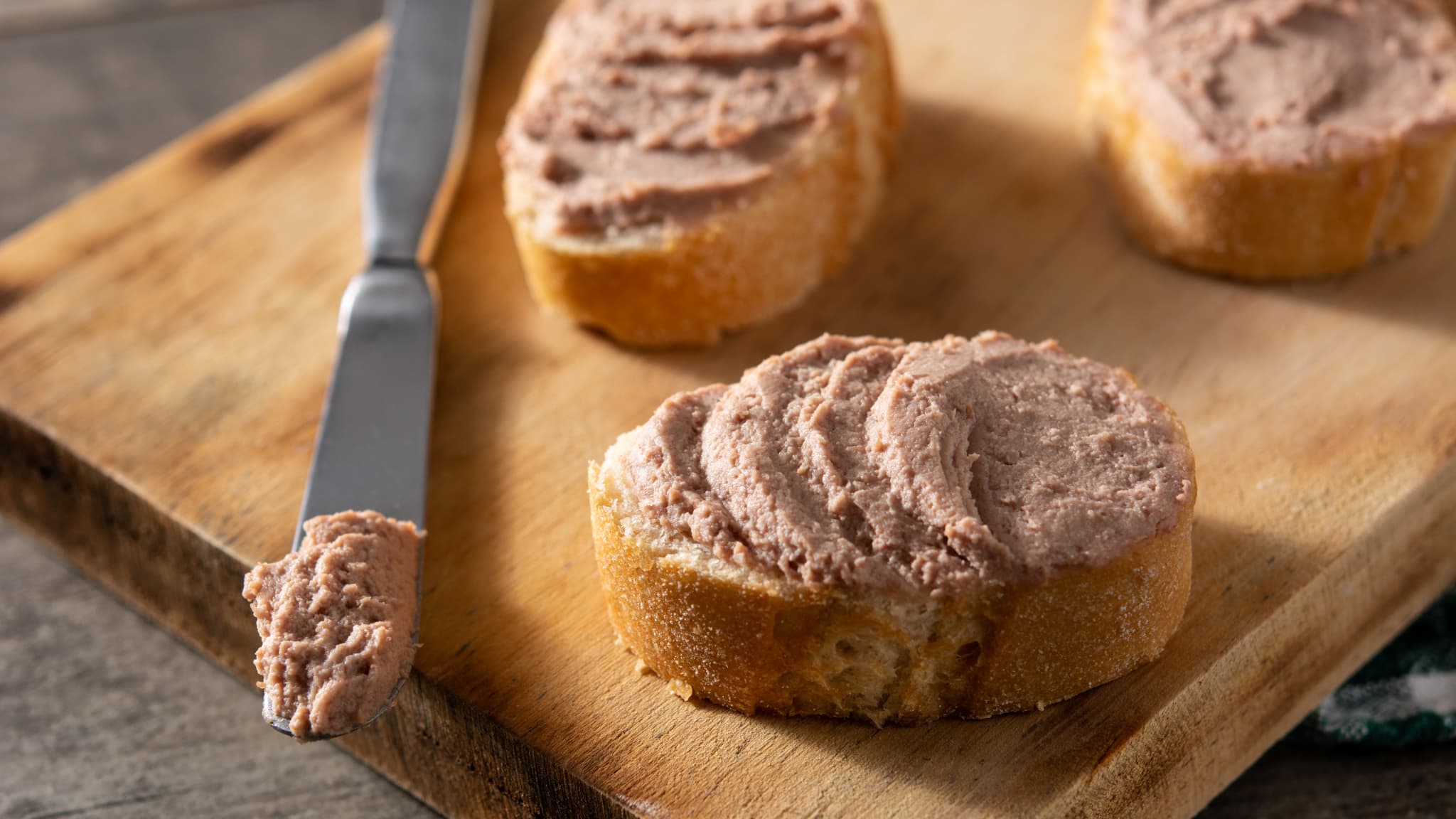 ATTENTION, CES PÂTÉS DE CAMPAGNE DE CHEZ INTERMARCHÉ ET MONOPRIX PEUVENT VOUS PROVOQUER DE LA FIÈVRE