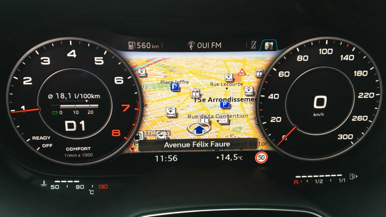 Le seul écran de l'Audi TT, derrière le volant, entièrement personnalisable.