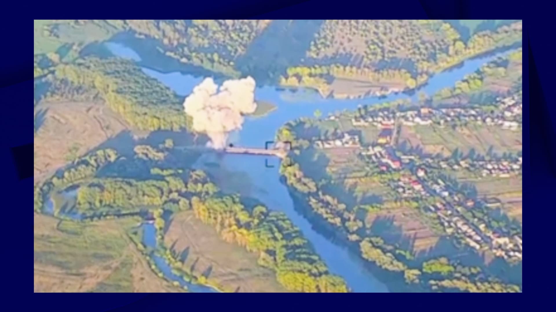Un pont que l'armée ukrainienne assure avoir détruit dans la région de Koursk en Russie, le 18 août 2024 Un pont que l'armée ukrainienne assure avoir détruit dans la région de Koursk en Russie, le 18 août 2024