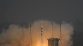La fusée russe Soyouz a décollé vendredi du centre spatial de Kourou, en Guyane, avec à son bord deux satellites de Galileo, le programme de géolocalisation européen appelé à offrir à l'Europe son indépendance par rapport au GPS américain. /Photo prise le