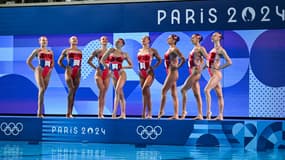 L'équipe de France de natation artistique lors du programme acrobatique des JO de Paris 2024, le 7 août 2024
