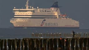 La compagnie maritime SeaFrance a décidé mardi de ne pas assurer les rotations de ses navires entre Calais et Douvres à la veille d'une décision du tribunal de commerce de Paris. Ce dernier est appelé à choisir entre une liquidation judiciaire et l'accept