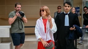 Gisèle Pélicot, victime de 92 viols, à son arrivée au tribunal d'Avignon le 5 septembre 2024