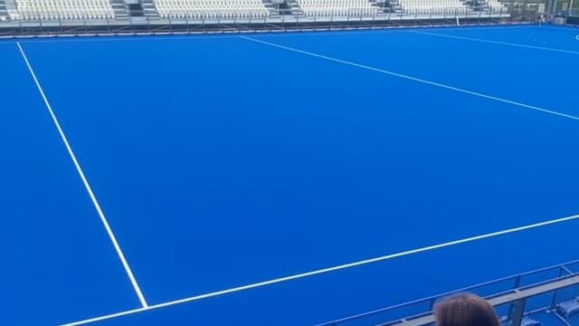 Les équipes cyber s'entraînent lors d'un test event organisé au stade Yves du Manoir Les équipes cyber s'entraînent lors d'un test event organisé au stade Yves du Manoir
