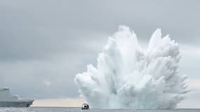 Dans le cadre d’un exercice, la Marine nationale a fait exploser une mine navale au large de Toulon.