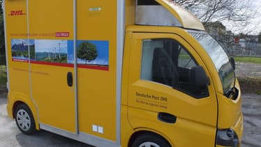 DHL teste le "Colibus" sur l'une de ses tournées à Bordeaux: ce véhicule propre a deux fois plus de capacités qu'une grosse camionnette