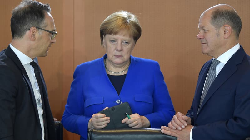La chancelière allemande Angela Merkel avec son ministre des Affaires étrangères Heiko Maas et son vice-chancelier Olaf Scholz, avant le conseil des ministres à Berlin, mardi 15 mai 2019 .