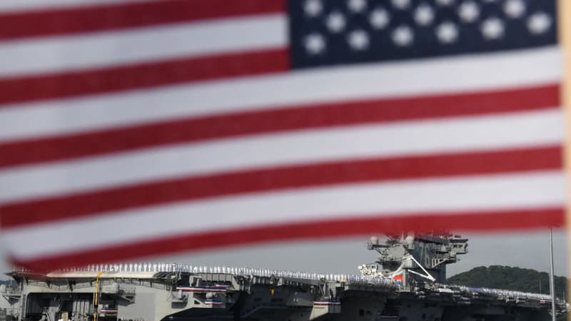 Un navire américain a tiré des coups de semonce contre des bateaux des gardiens de la révolution iraniens