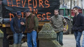 Malgré les annonces de Manuel Valls, les agriculteurs ne semblent pas vouloir cesser leur mouvement.