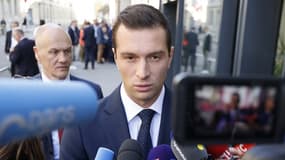 Le président du Rassemblement national (RN), Jordan Bardella, le 12 septembre 2024 devant l'Assemblée nationale à Paris.