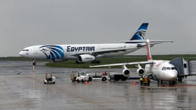 Des familles des passagers français qui se trouvaient à bord du vol MS804 ont décollé pour l'Egypte jeudi soir.