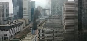 La Défense: un important dégagement de fumée dans une tour - Témoins BFMTV