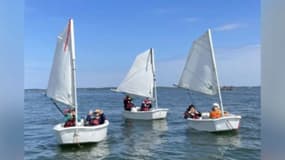 Un enfant de 8 ans pratiquant la voile à bord d'un dériveur a trouvé la mort après une collision avec le bateau d'un pêcheur professionnel mercredi dans le Bassin d'Arcachon (Gironde). 