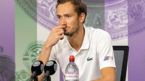 Le Russe Daniil Medvedev, lors de sa conférence de presse après sa défaite en 5 sets face au Polonais Hubert Hurkacz, le 6 juillet 2021 au 8e de finale du tournoi de Wimbledon 