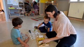 Une école Montessori (illustration)