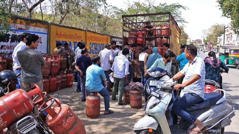 Plus de fritures dans les restaurants, les crématoriums à court de gaz... En Inde et chez ses voisins on prend des mesures draconiennes pour économiser le gaz (bloqué dans le détroit d'Ormuz)