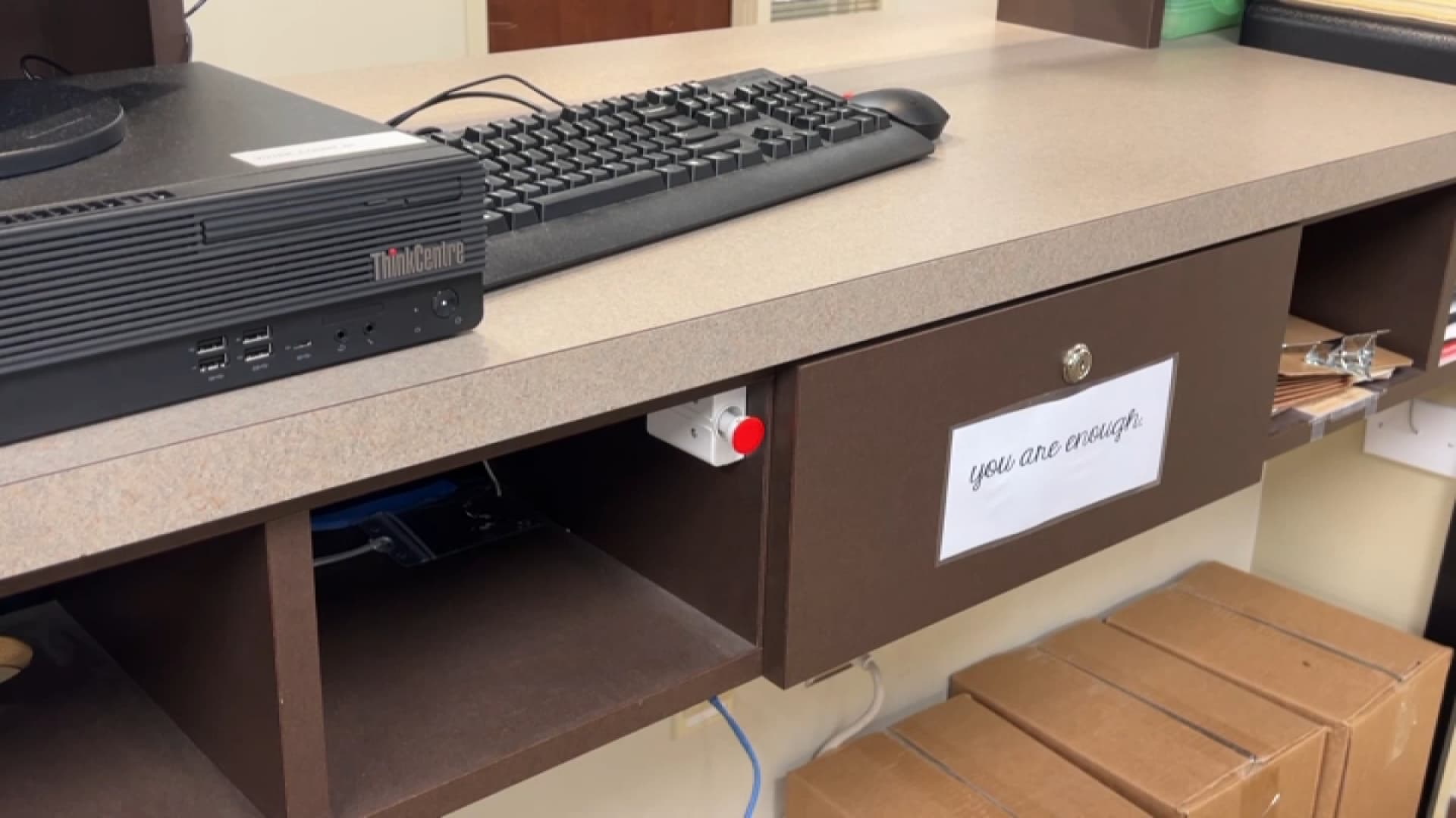 Election américaine 2024: des boutons rouge d'alerte dans les bureaux de vote