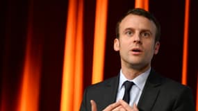 -Le ministre de l'Economie Emmanuel Macron -ici à Paris le 13avril 2016 -a toujours la cote chez les électeurs de droite
