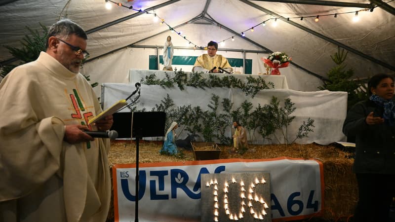 "On préférerait être avec nos familles": toujours mobilisés, des agriculteurs ont célébré Noël sur l'A64