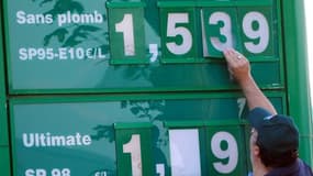 Le prix de l'essence augmenterait de plus de sept centimes dans trois ans.