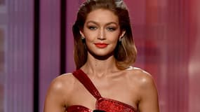 Gigi Hadid sur la scène des American Music Awards