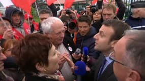 Emmanuel Macron a été interpellé par des syndicalistes à son arrivée dans le Puy-de-Dôme.