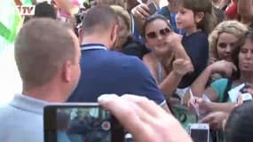 Football / Bain de foule pour Benzema - 16/06