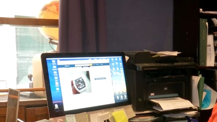 Sébastien a retrouvé une de ses montres volées sur un site basé à Dubaï.