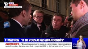 À Rouen, Emmanuel Macron répond à un habitant qui aurait souhaité qu'il soit présent plus tôt sur les lieux
