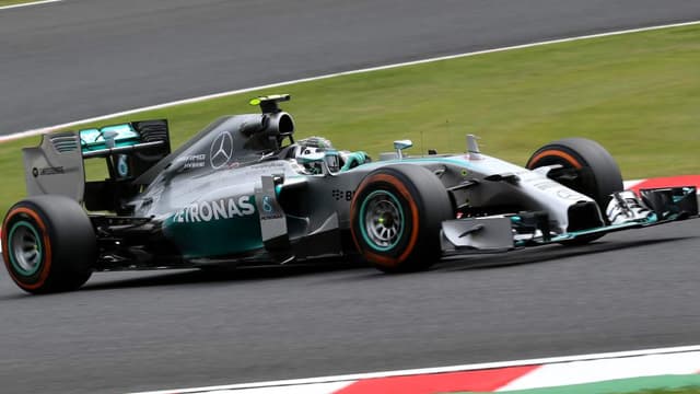 La mercedes de Lewis Hamilton, l'actuel leader du championnat du monde.