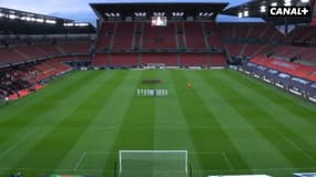 La minute de silence en hommage à Christophe Revault avant Rennes-PSG