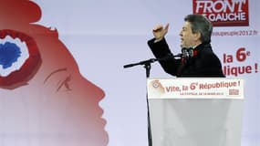 Jean-Luc Mélenchon lors de la grande marche de la Bastille. La "tentation Mélenchon" monte dans l'électorat de gauche, qui commence à s'affranchir du vote "efficace" en faveur de François Hollande avec le risque d'une qualification en demi-teinte du favor