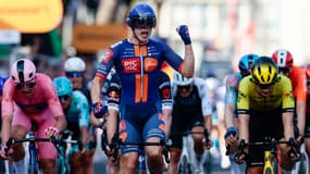 Casper Van Uden remporte la 4e étape du Giro, le 13 mai 2025.