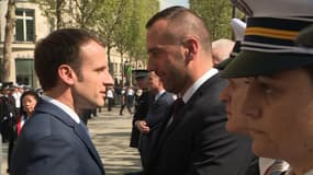 Hommage à Xavier Jugelé : Emmanuel Macron et Anne Hidalgo saluent le compagnon du policier tué
