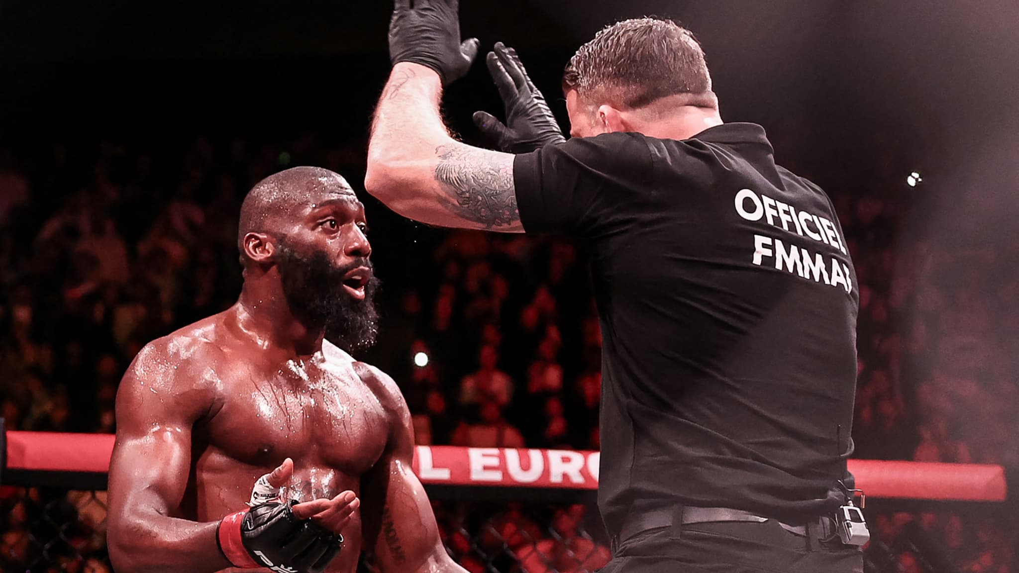 Cedric Doumbè après l'arrêt de son combat face à Baki au PFL Europe, le 07/03/2024