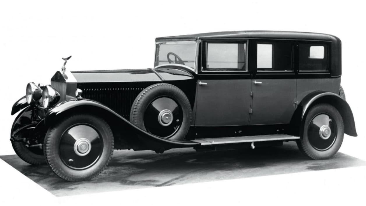 La première génération de la Phantom fût dévoilée en 1925. La première génération de la Phantom fût dévoilée en 1925.