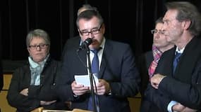 Le candidat socialiste, Frédéric Barbier, s'exprime après l'annonce de sa victoire à l'élection législative partielle dans le Doubs, le 8 février 2015.