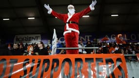 Le père Noël... dans des tribunes