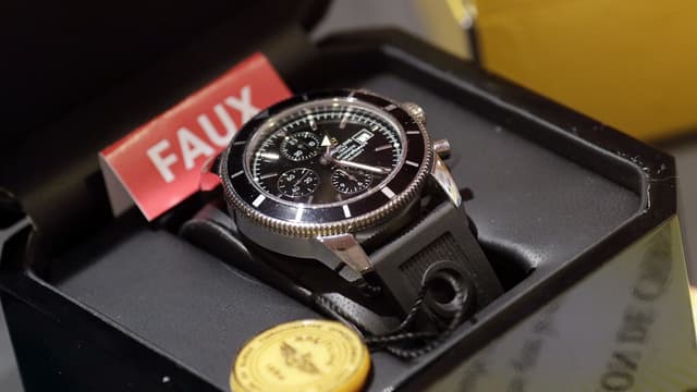 Plus de 400.000 lunettes, sacs, bijoux et autres accessoires ont été saisis par la douane en 2017.