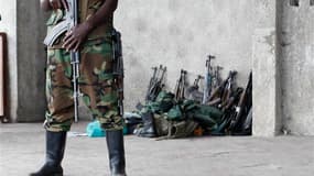 Rebelle du M23 à Goma, en République démocratique du Congo (RDC). Selon la ministre déléguée à la Francophonie Yamina Benguigui, une "catastrophe humanitaire au féminin" a suivi la prise de la ville par les rebelles du M23. /Photo prise le 21 novembre 201